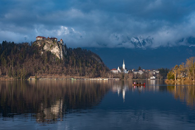 Slovinsko - JEZERO BLED A SOUTĚSKA VINTGAR  - autobusem "na otočku" - duben, říjen 2023